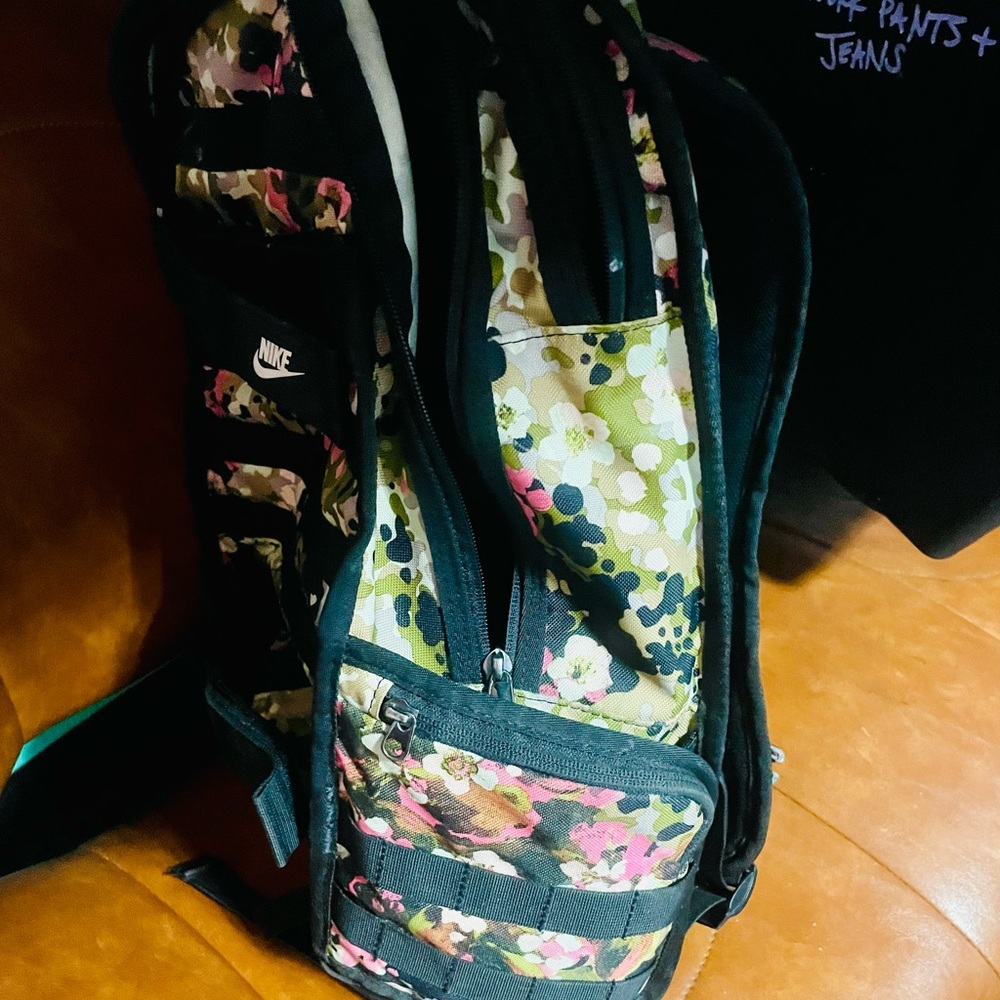 Nike backpack - Picture 3 of 3